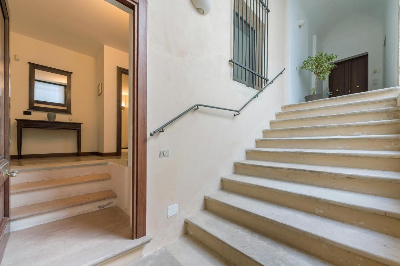 Goodstay Palazzo Marini Suite Lecce Bagian luar foto